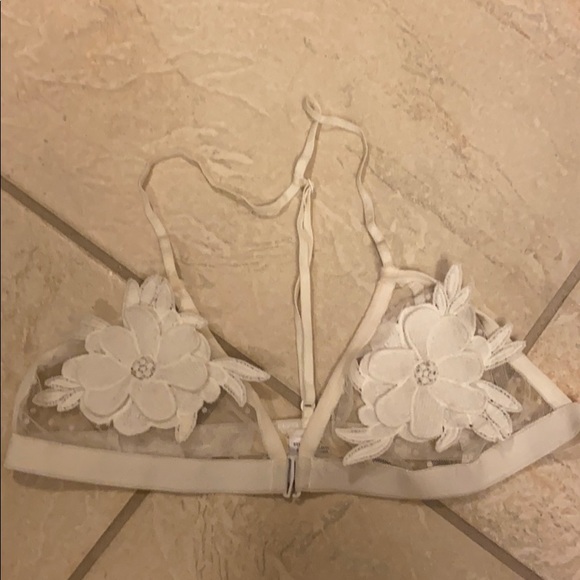 White bralette - Picture 1 of 3